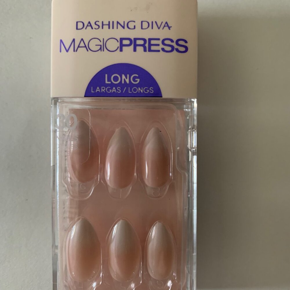 Dashing Diva Nails in Long Size Barely Bougie